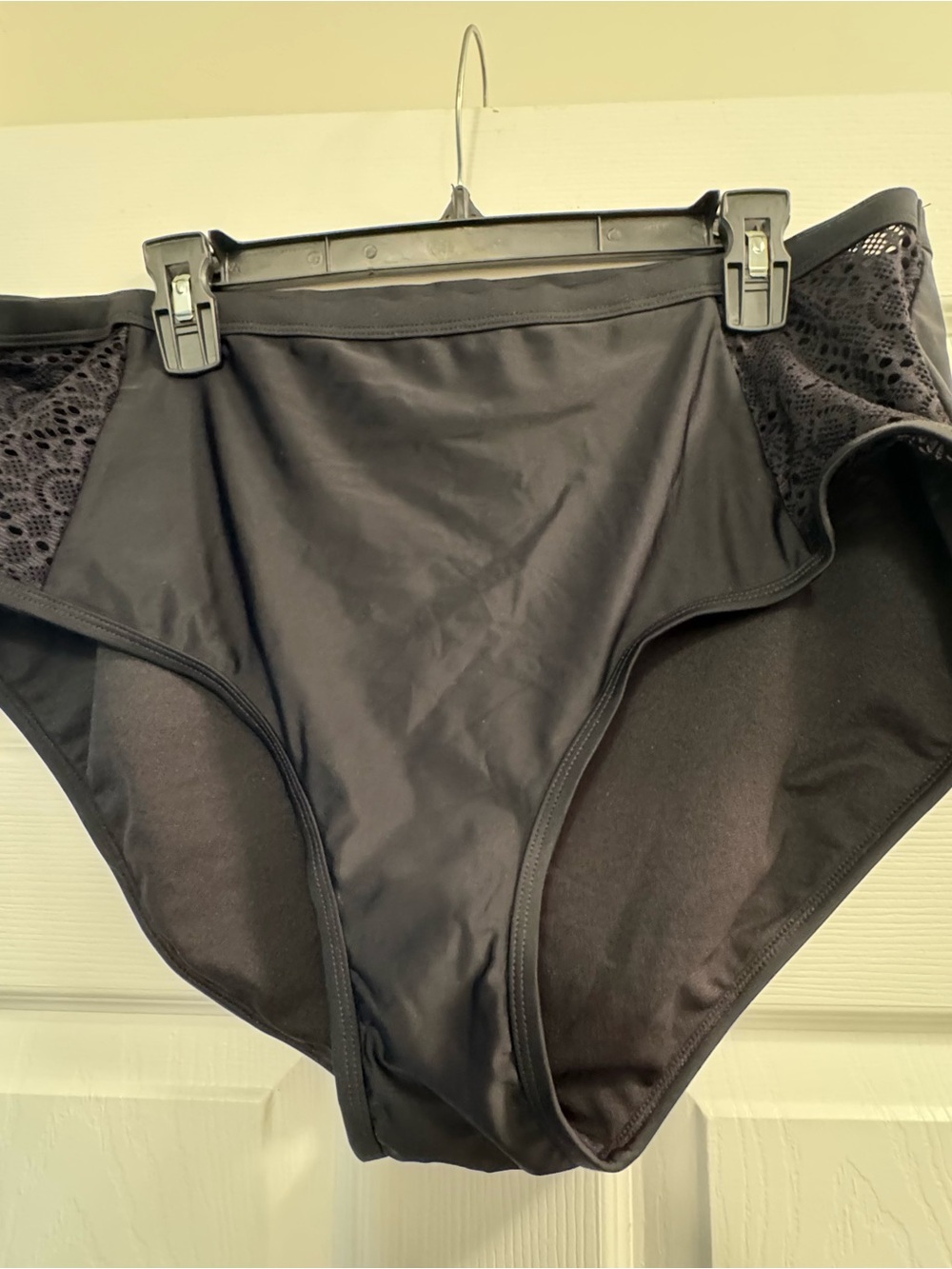 Women’s high waisted swim bottoms